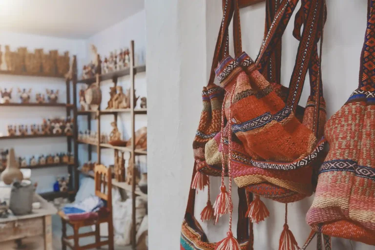 Private Painting Workshop With Wine & Andean Snacks